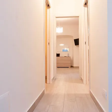Neapolitan Roo Apartmán *